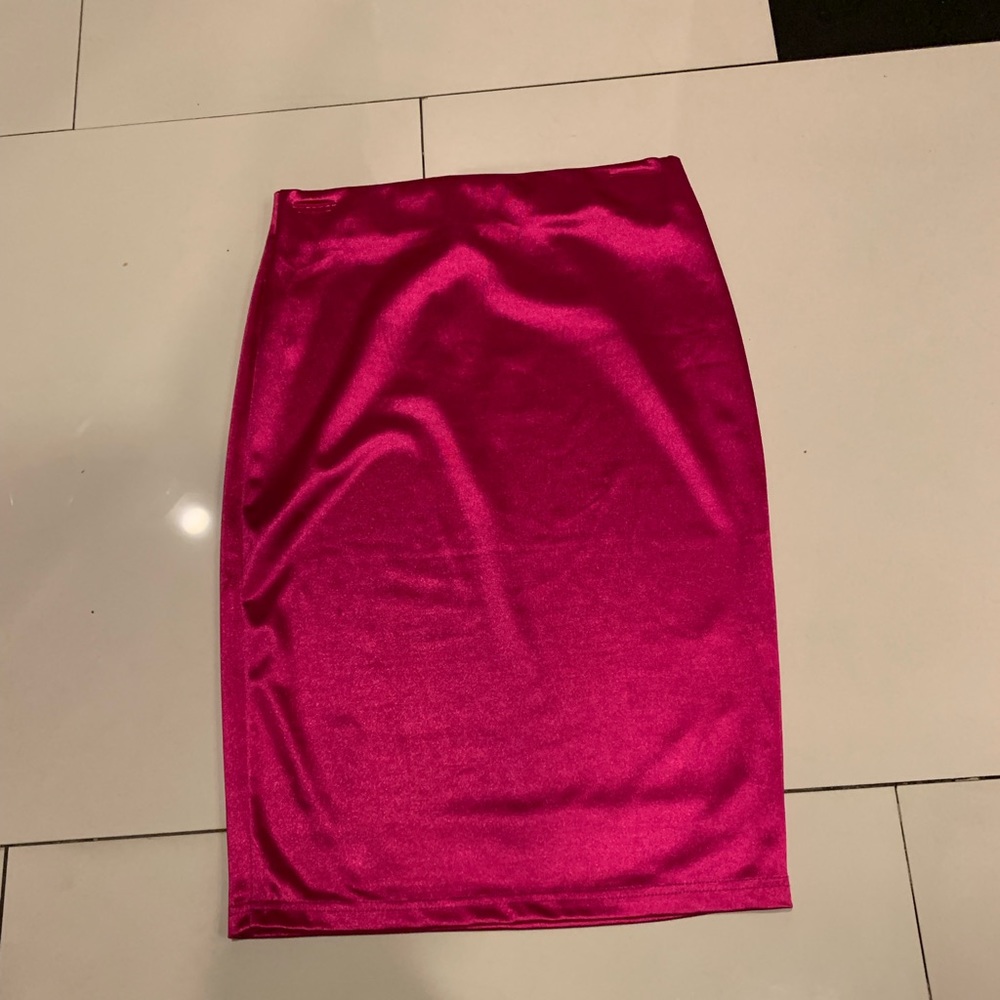 Forever 21 Fuchsia Pencil Skirt